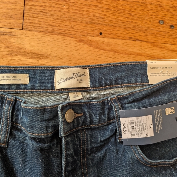 NWT U!iversal Thread High Rise Flare Jeans - Picture 3 of 7